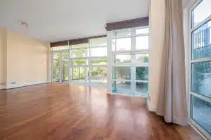 Flat Kew Bridge Court in Greater London