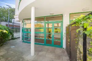 Flat Kew Bridge Court in Greater London