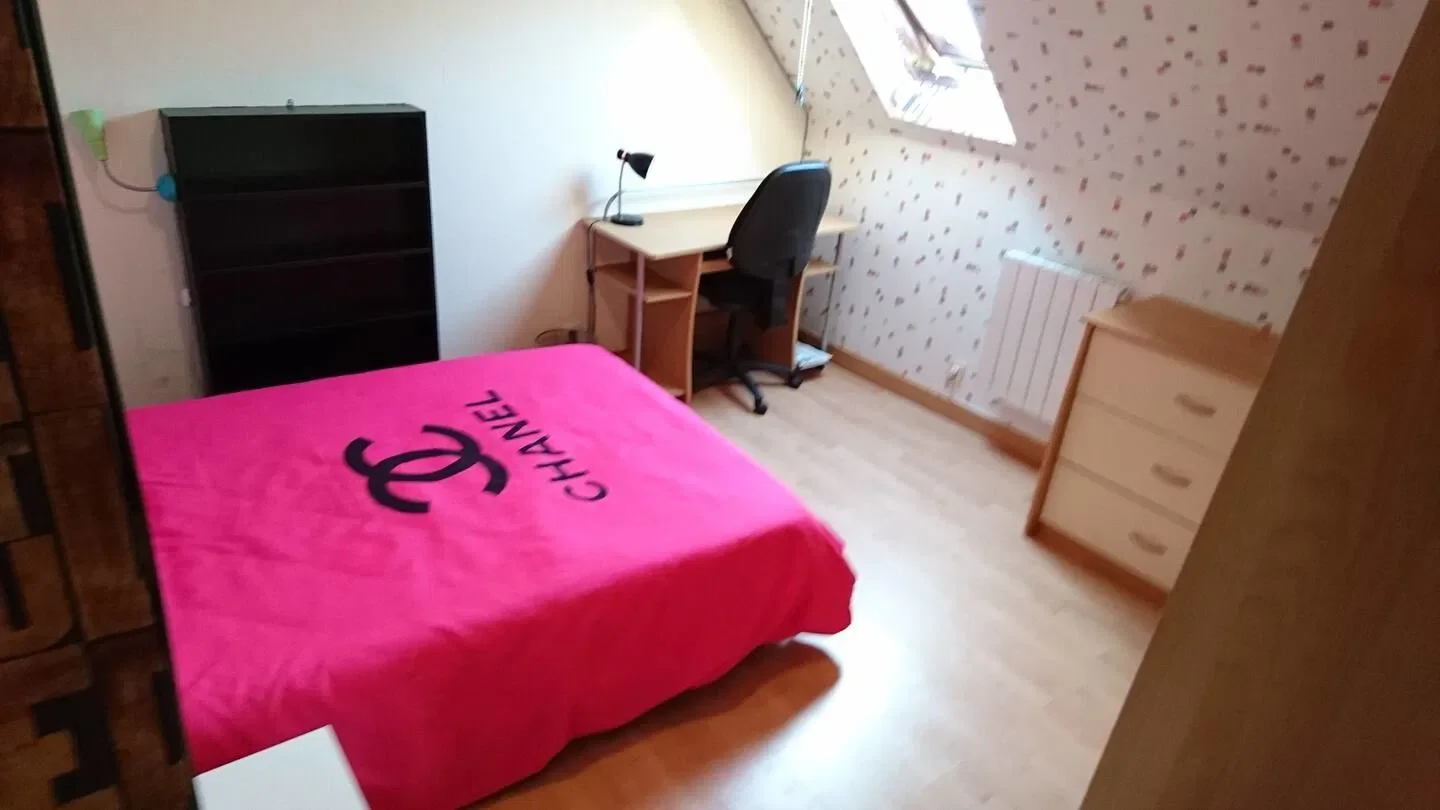 Room Rue Saint-Marc in Orléans