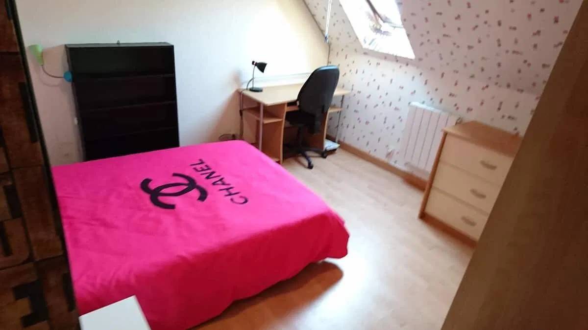 Room Rue Saint-Marc in Orléans