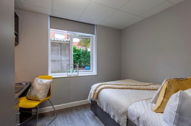 Room Cromwell Range in Manchester
