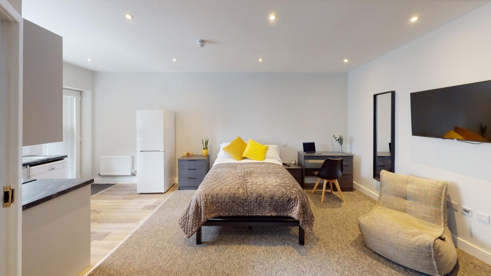 Flat Whiteladies Road in Bristol