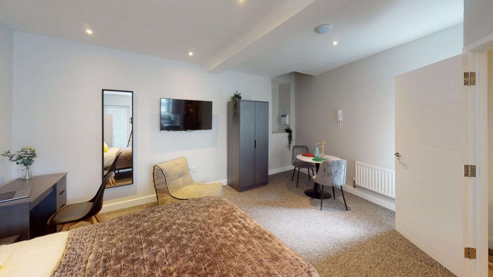 Flat Whiteladies Road in Bristol