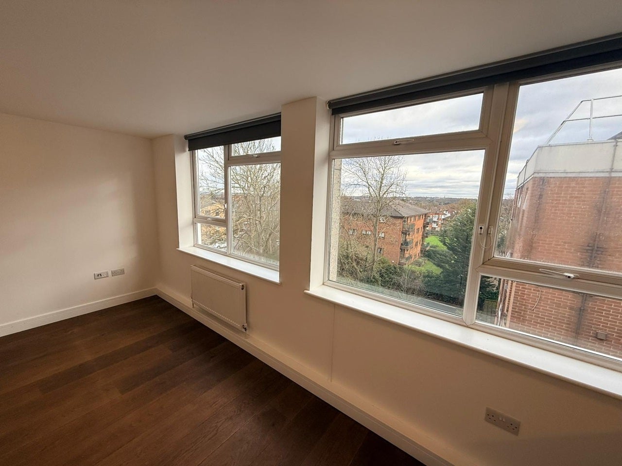 Flat Ballards Lane in Greater London