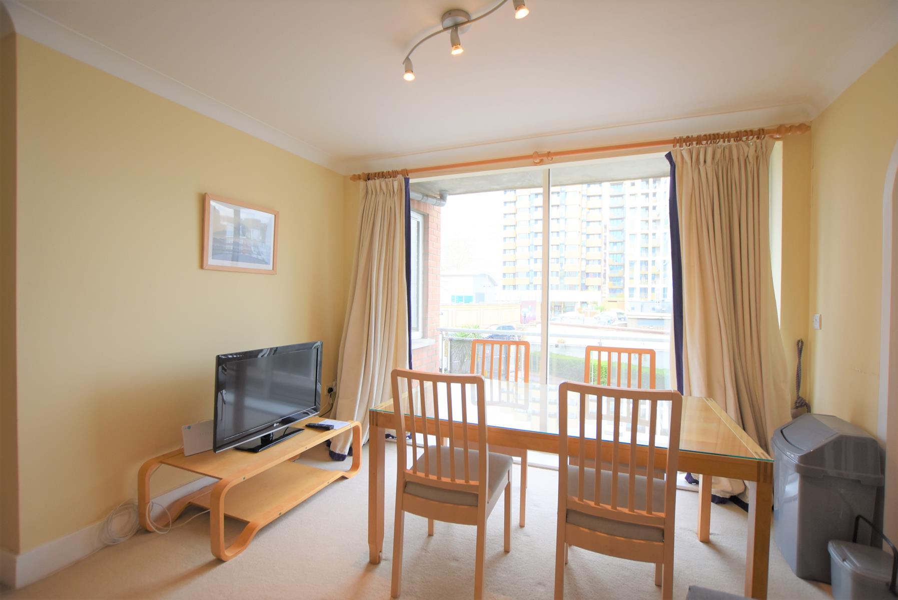 Flat North Bank in City of Westminster