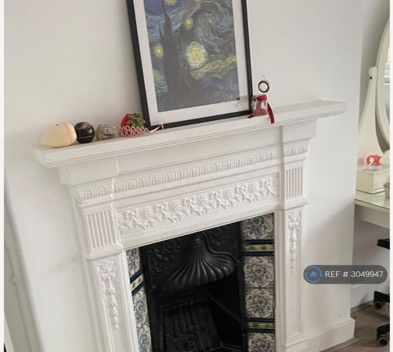 Room Bulwer Road in Greater London
