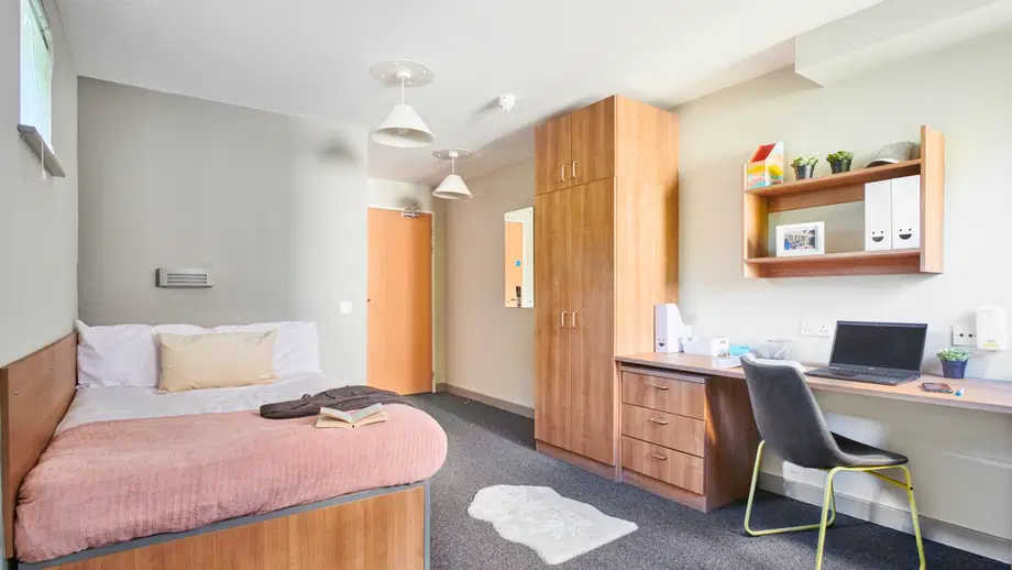 Flat Northfield in Exeter