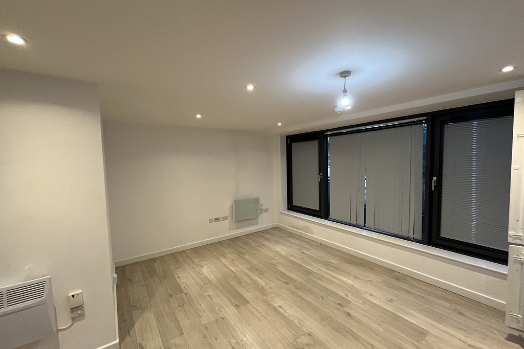 Flat Guildford Road in Woking