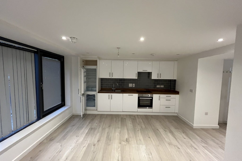 Flat Guildford Road in Woking