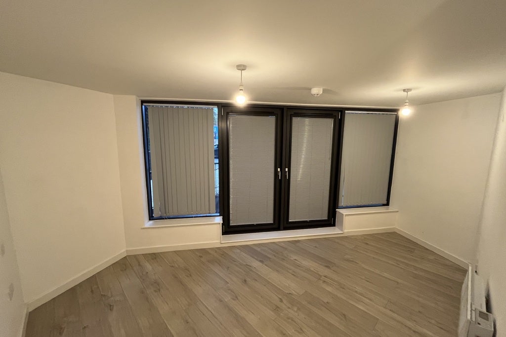 Flat Guildford Road in Woking