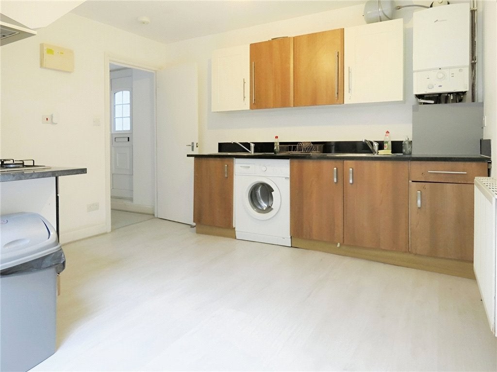 Room Cavendish Road in Greater London