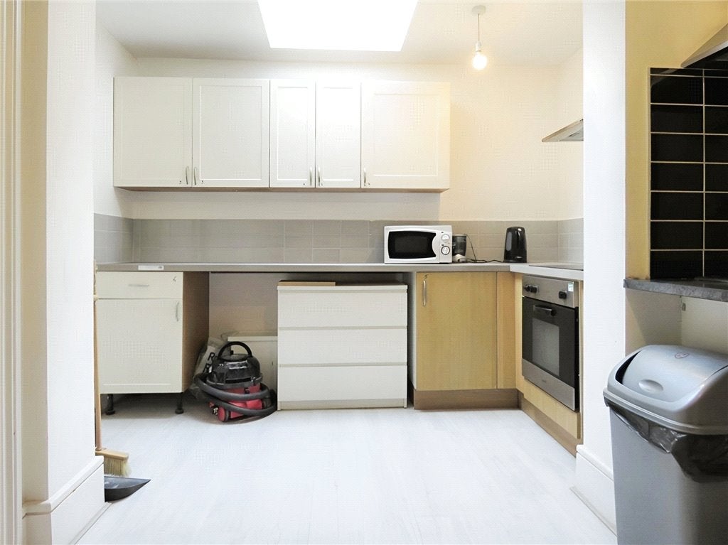 Room Cavendish Road in Greater London