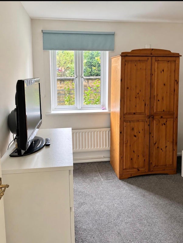 Room Rotherhithe New Road in Greater London