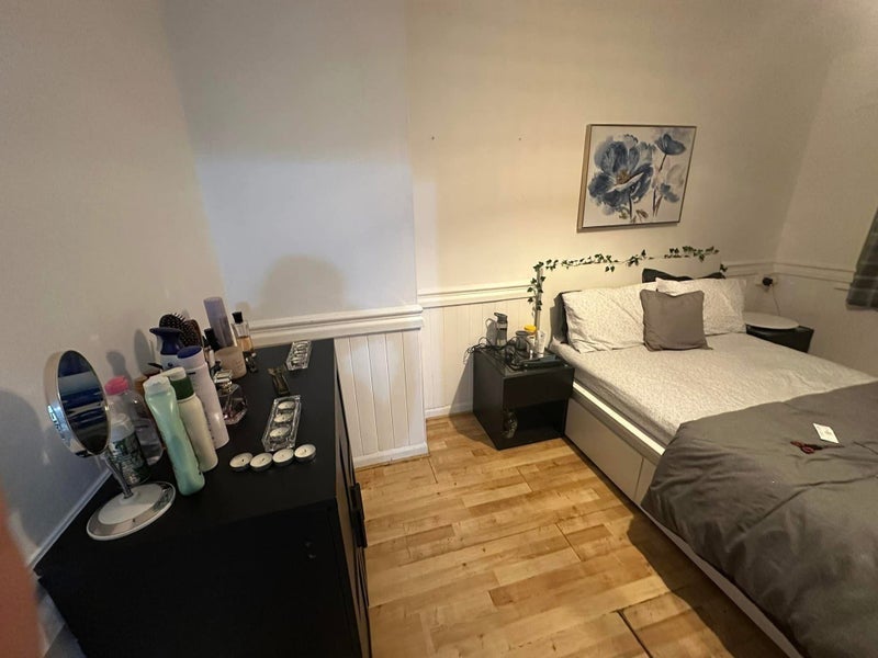 Room Bexley Road in Birmingham