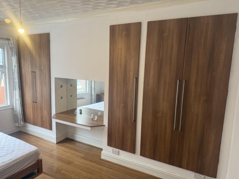 Room Canal Street in Oadby and Wigston