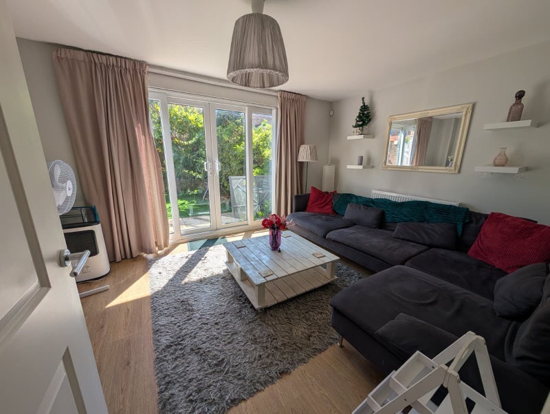 Room Lowry Grove in Bristol