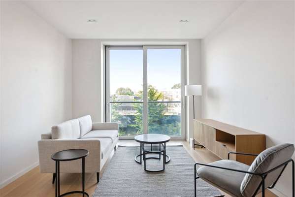 Flat Lillie Square in Greater London
