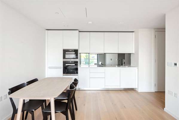 Flat Lillie Square in Greater London