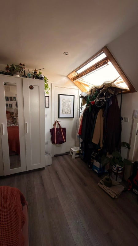 Room Pendennis Road in Greater London