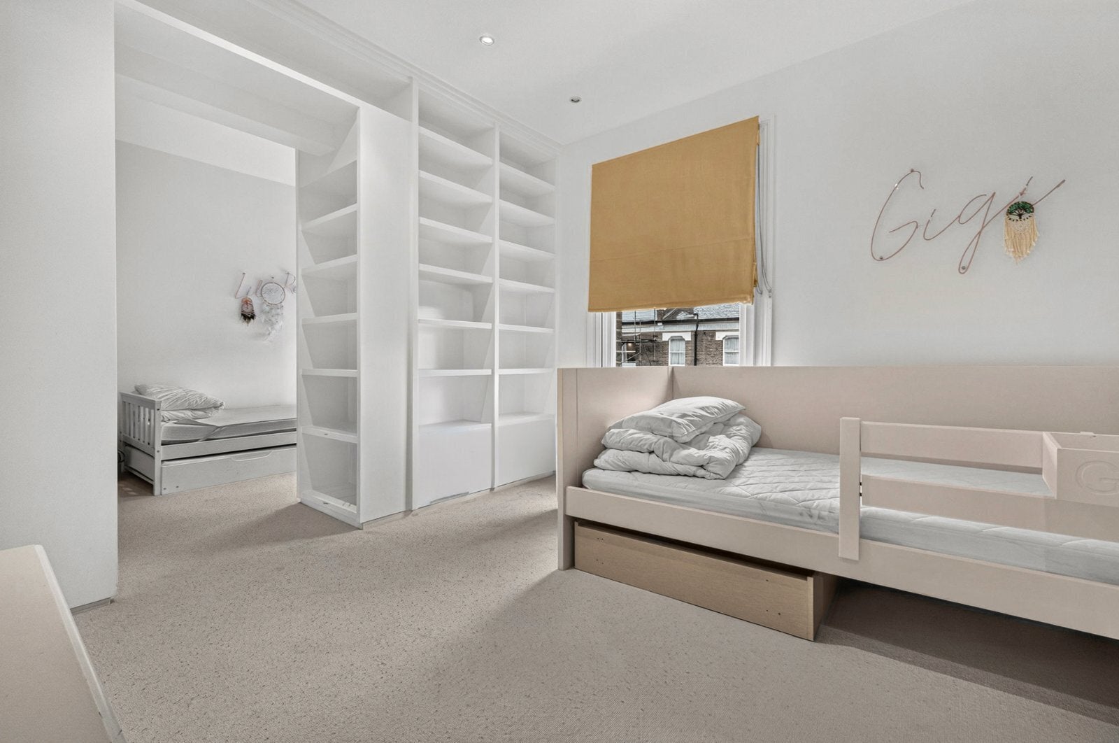 House Frithville Gardens in Greater London