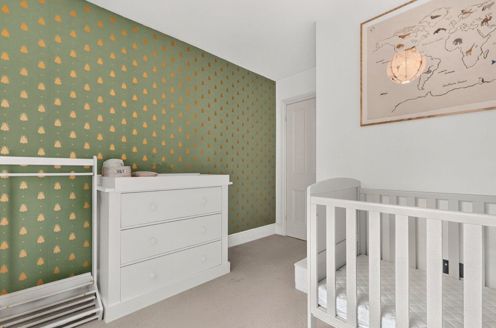 House Frithville Gardens in Greater London