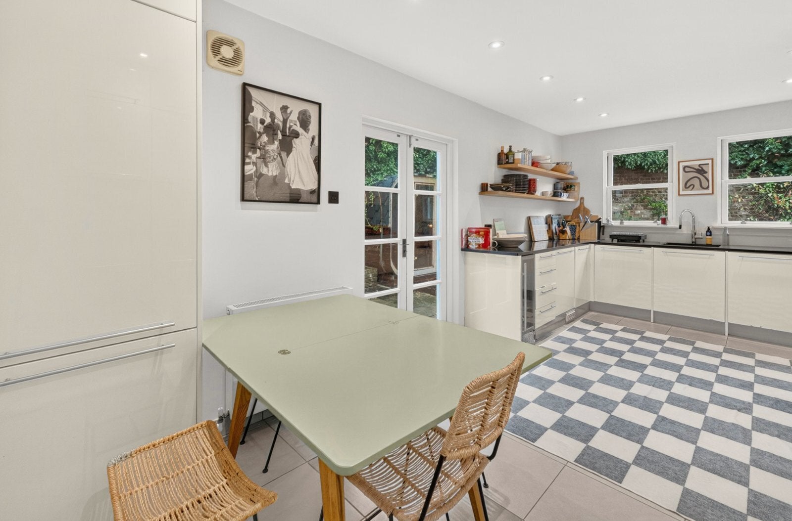 House Frithville Gardens in Greater London