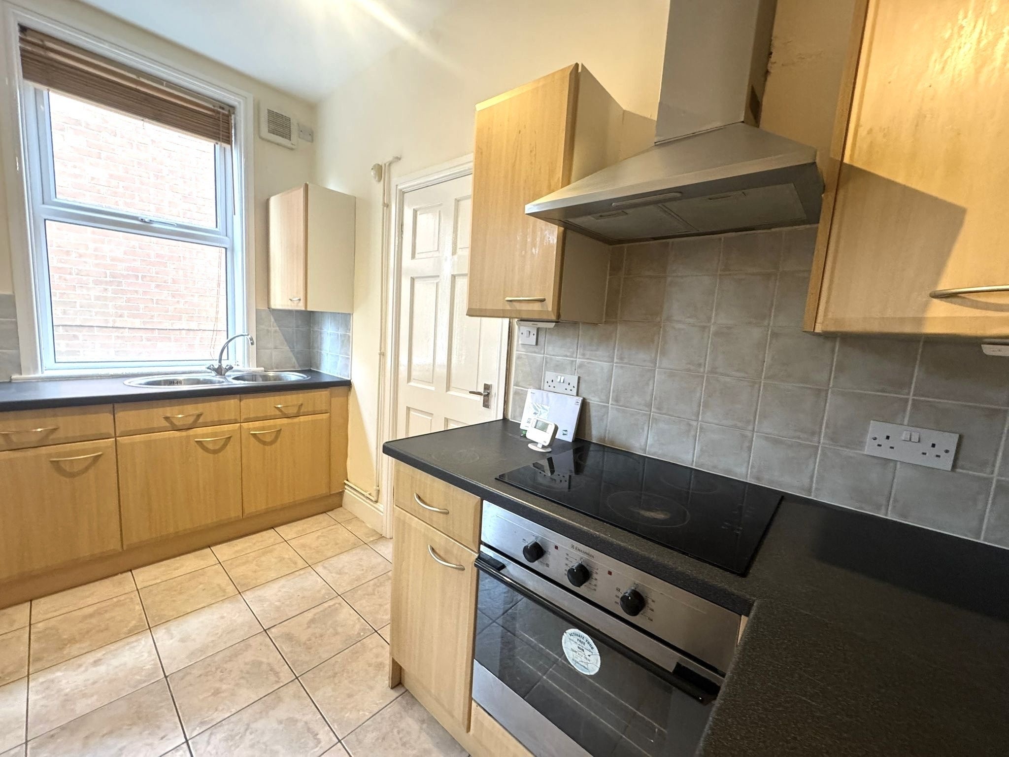 Flat Thyra Grove in Nottingham