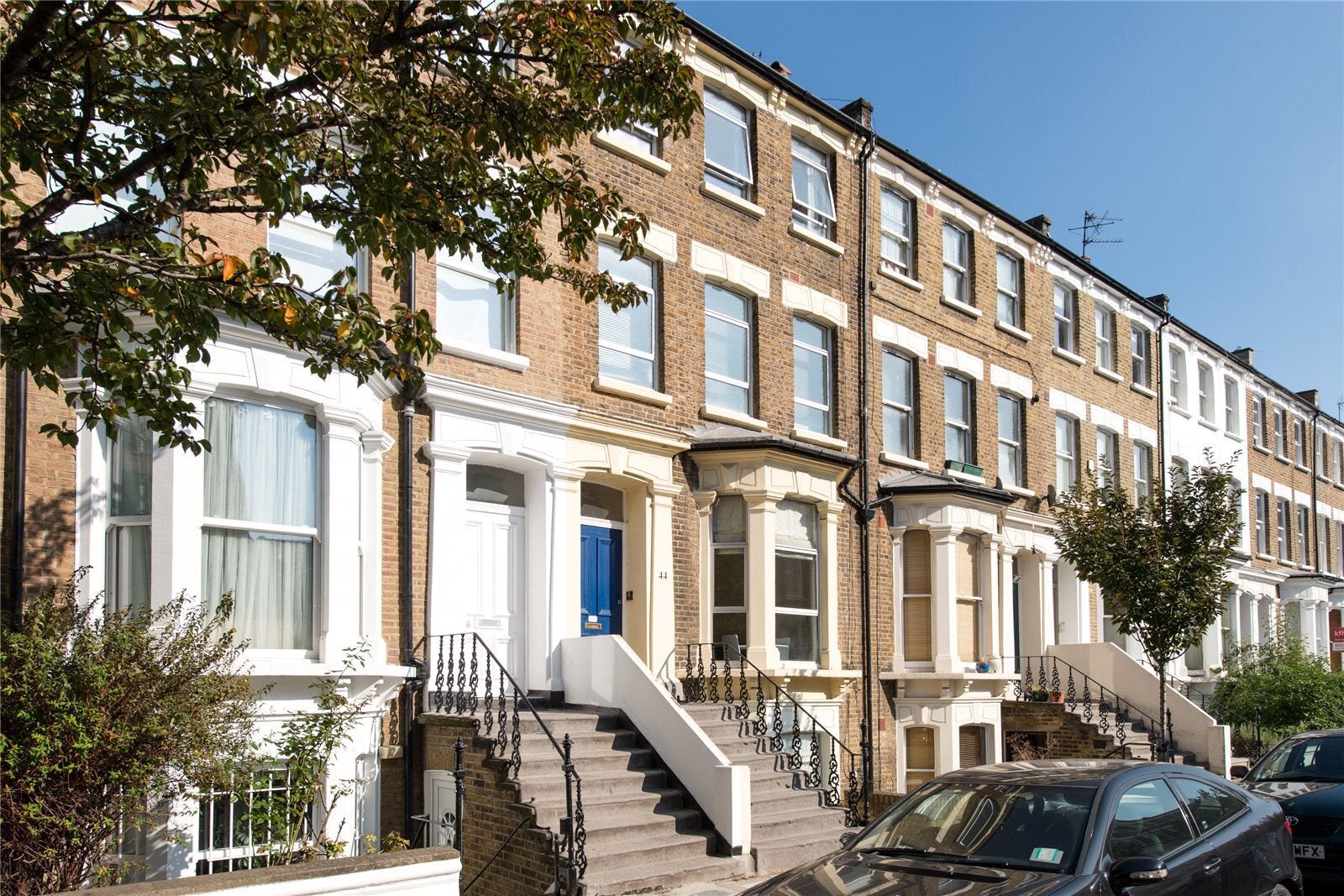 Flat Minford Gardens in Greater London