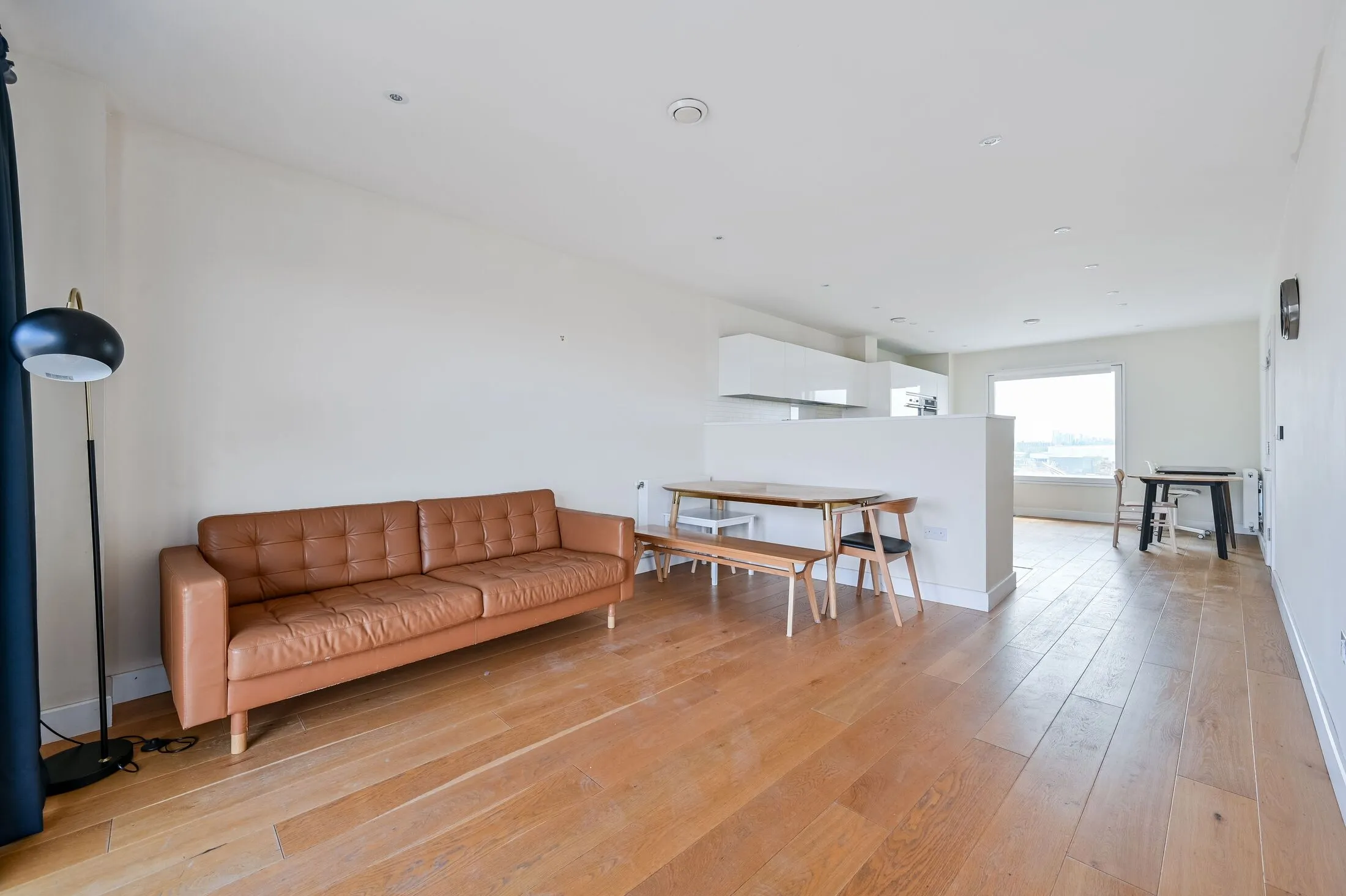 Flat Peartree Way in Greater London