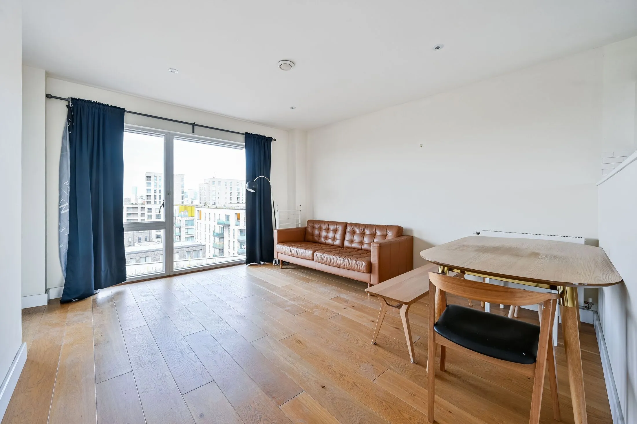 Flat Peartree Way in Greater London