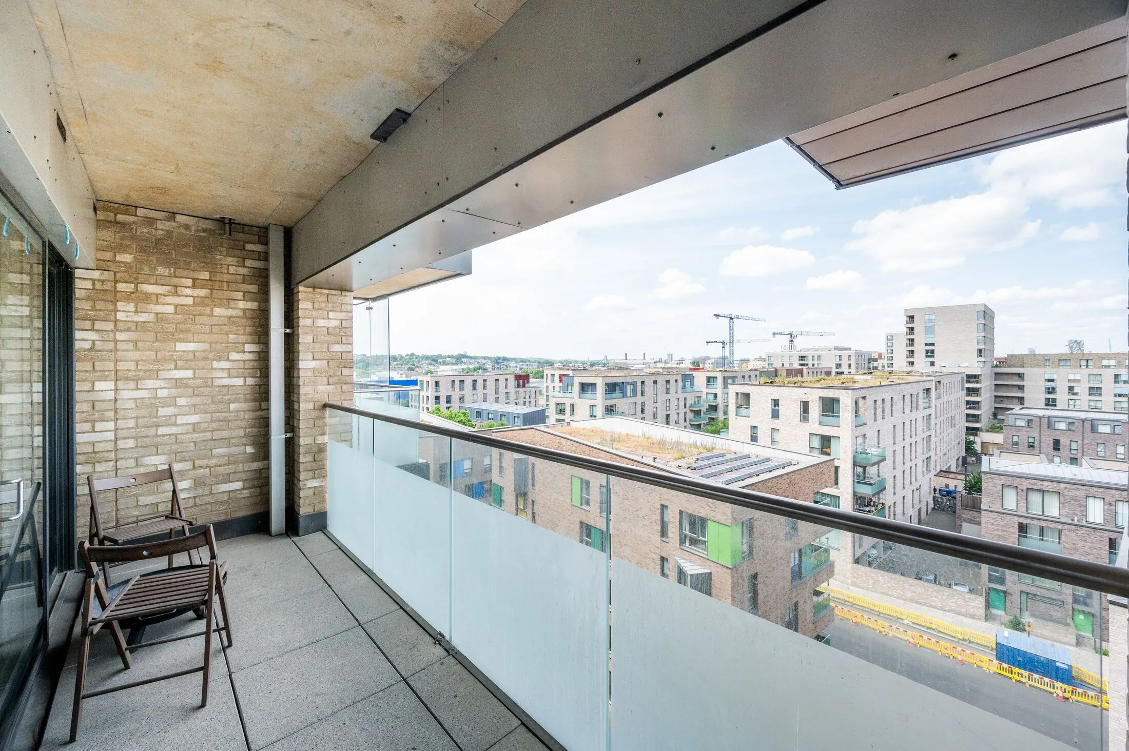 Flat Peartree Way in Greater London