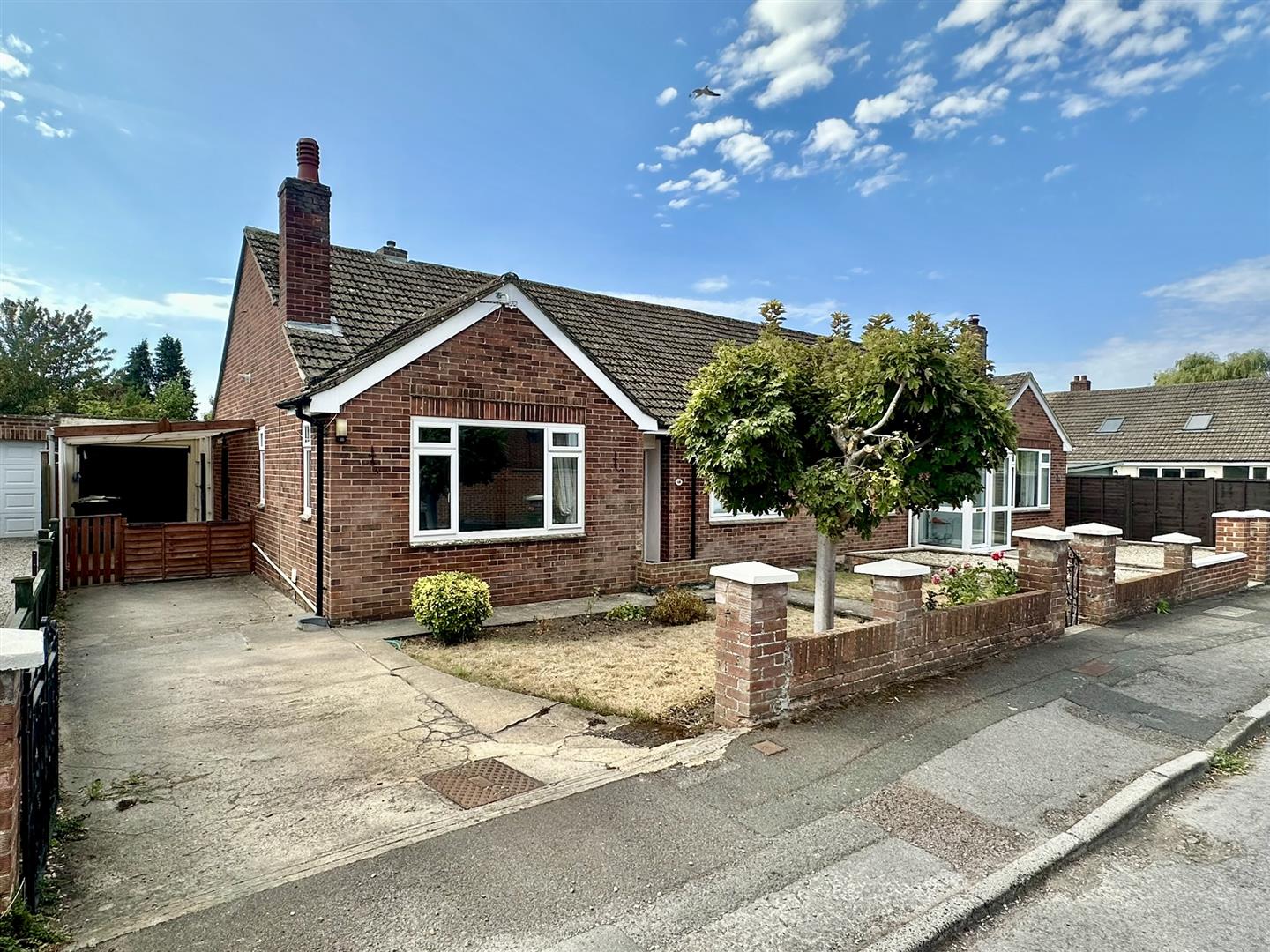 House Rivermead Close in Gloucester