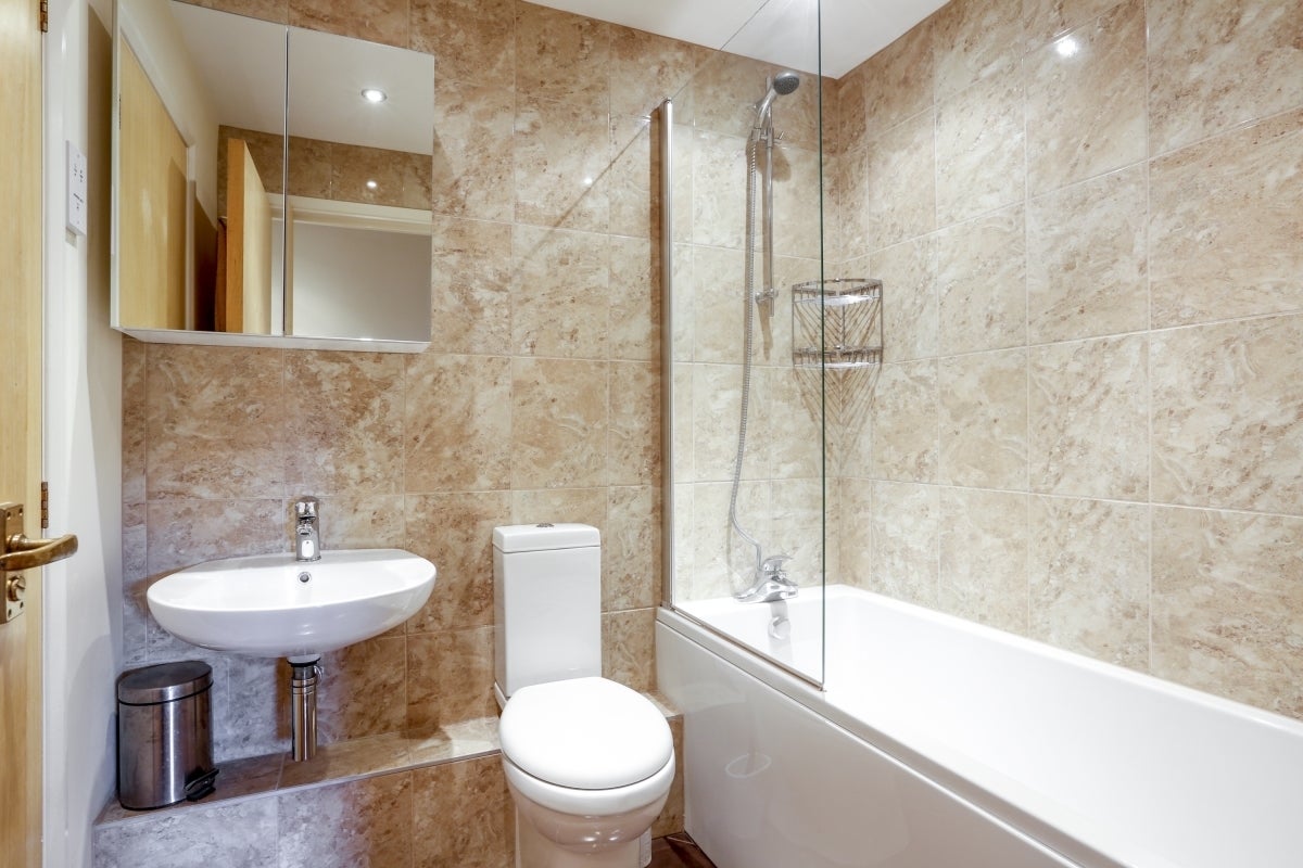 Flat Wimbledon Park Side in Greater London