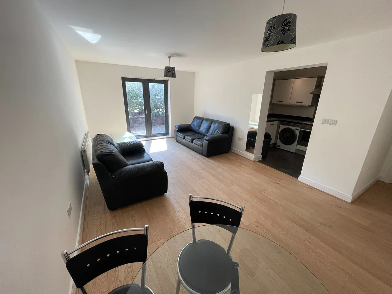 Flat Bramley Crescent in Greater London