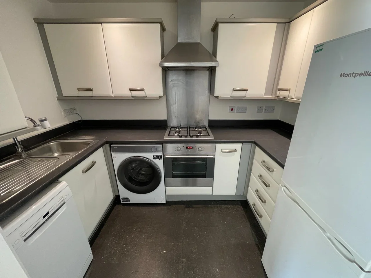 Flat Bramley Crescent in Greater London