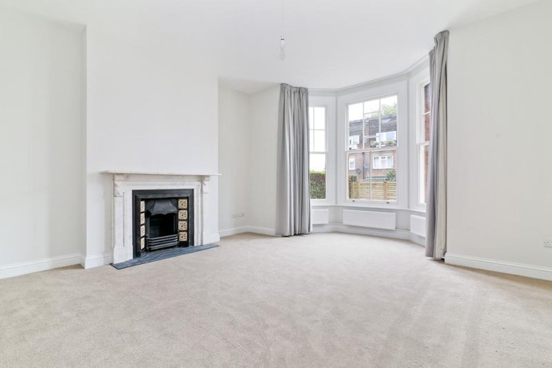 Room Sternhold Avenue in Greater London