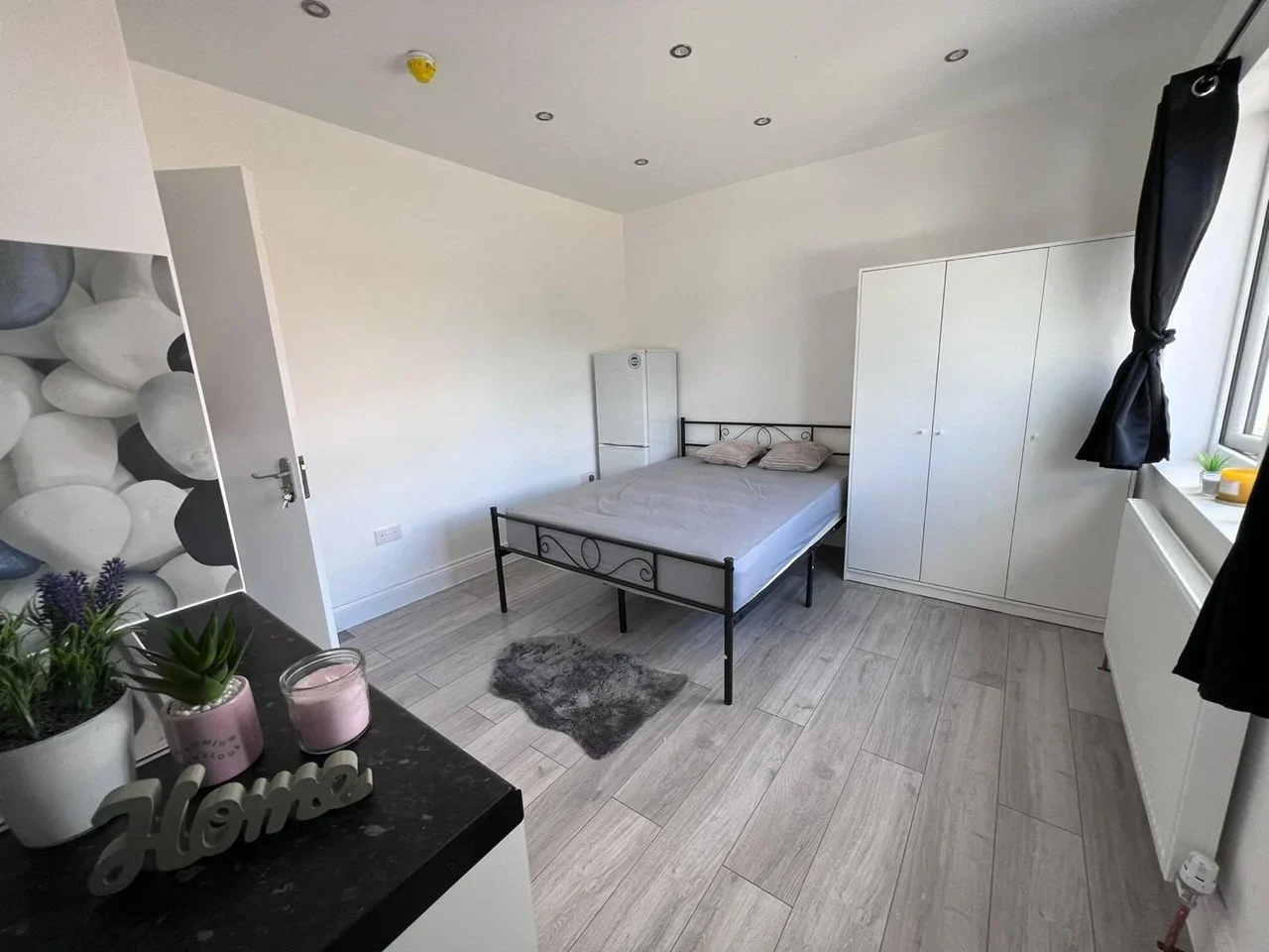 Room Bradenham Road in Greater London