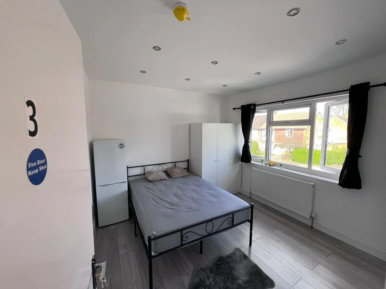 Room Bradenham Road in Greater London