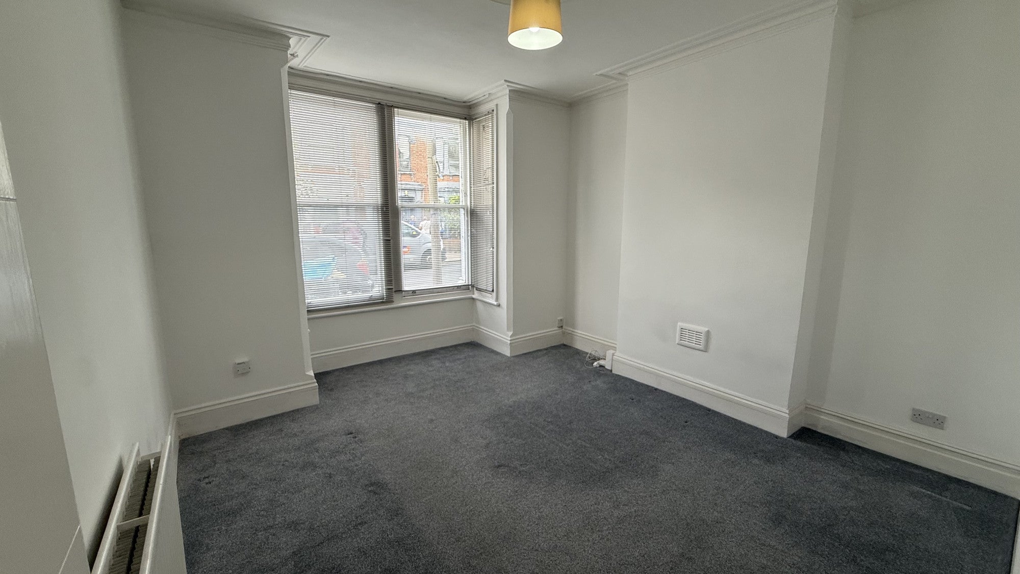 Flat Burns Road in Greater London