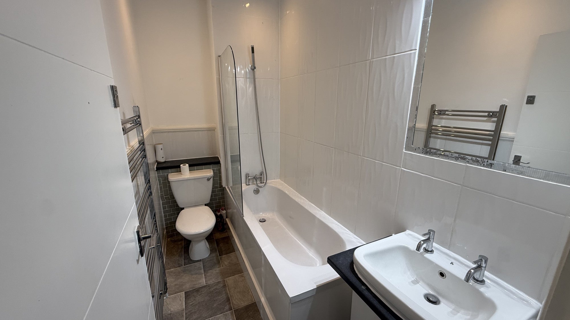 Flat Burns Road in Greater London
