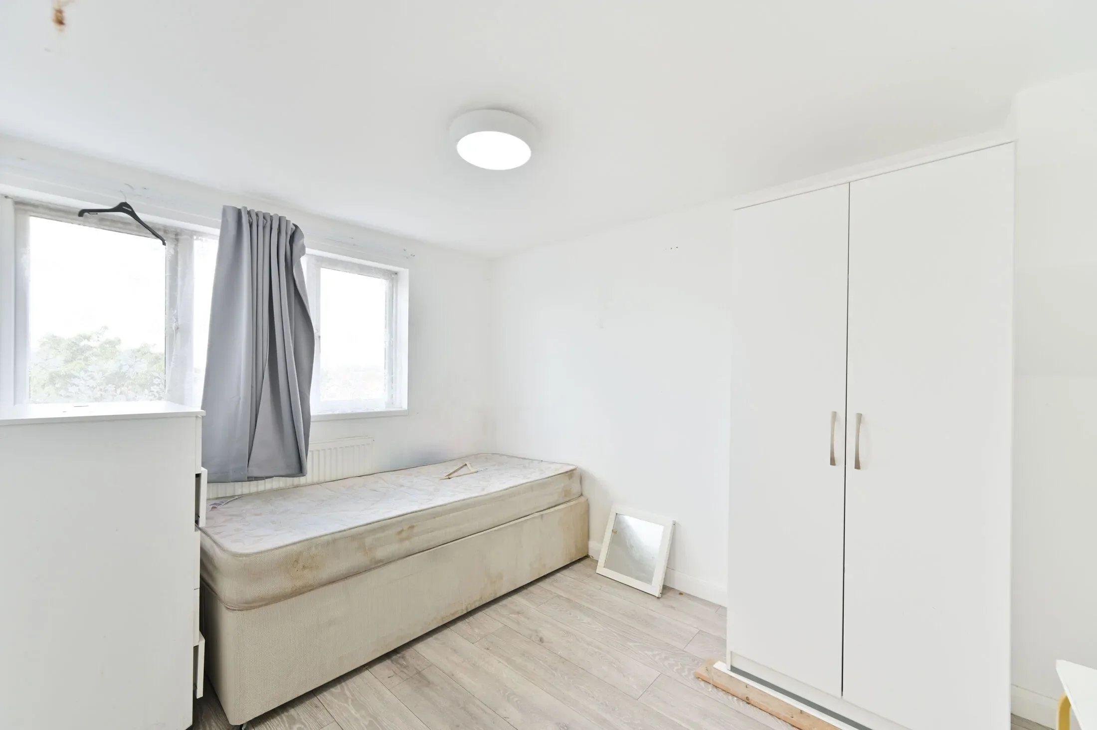 House Ballogie Avenue in London