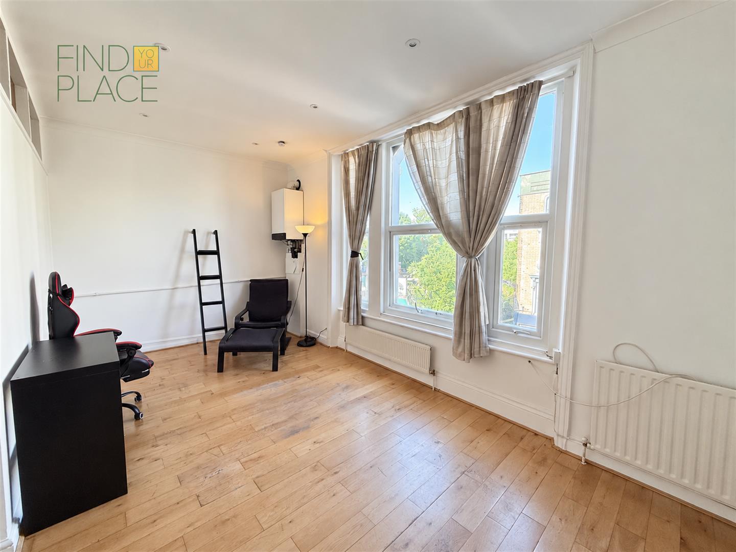 Flat Ladbroke Grove in Greater London