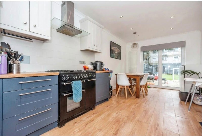 Room Gatling Road in Greater London