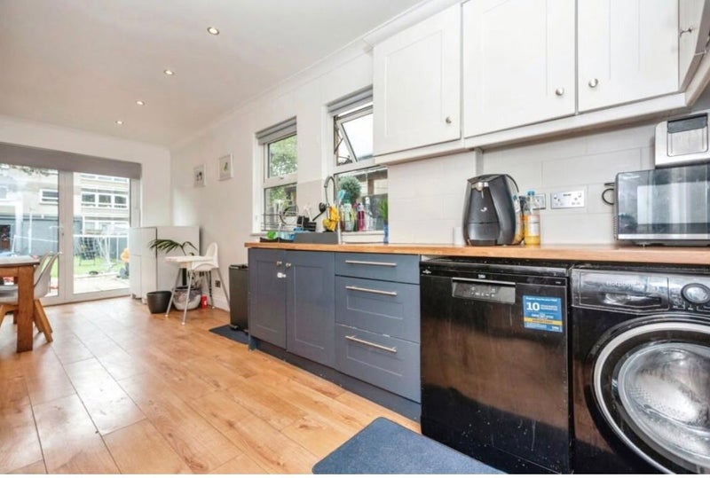 Room Gatling Road in Greater London