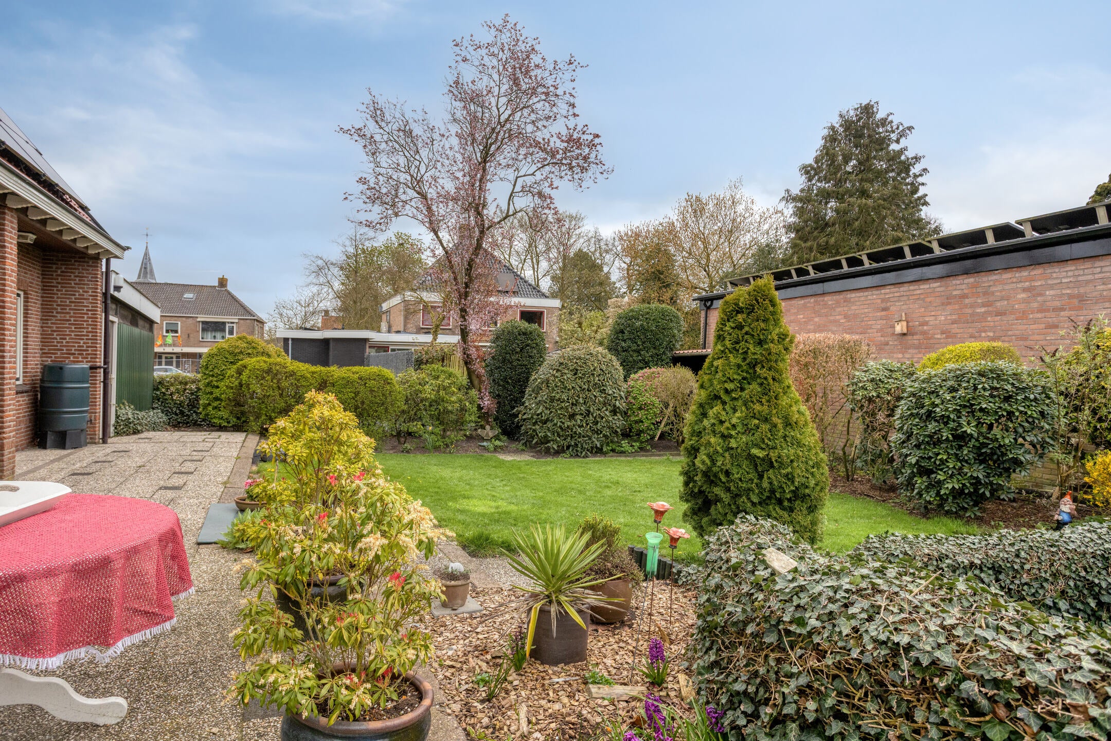 Vrijstaande woning te koop: Rijksstraatweg 38, Hurdegaryp