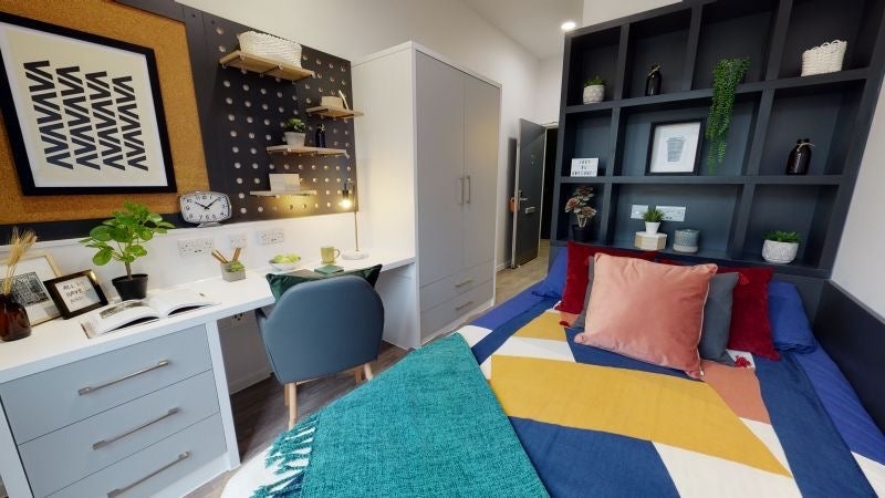 Room Euston Road in Greater London