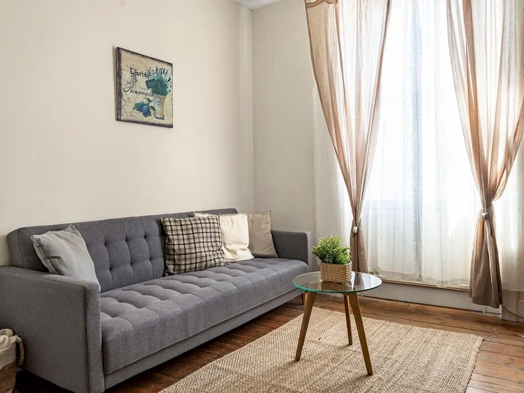 Flat Ongar Road in Greater London