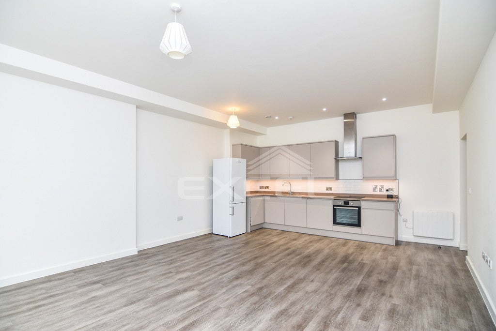 Flat Canfield Place in Greater London