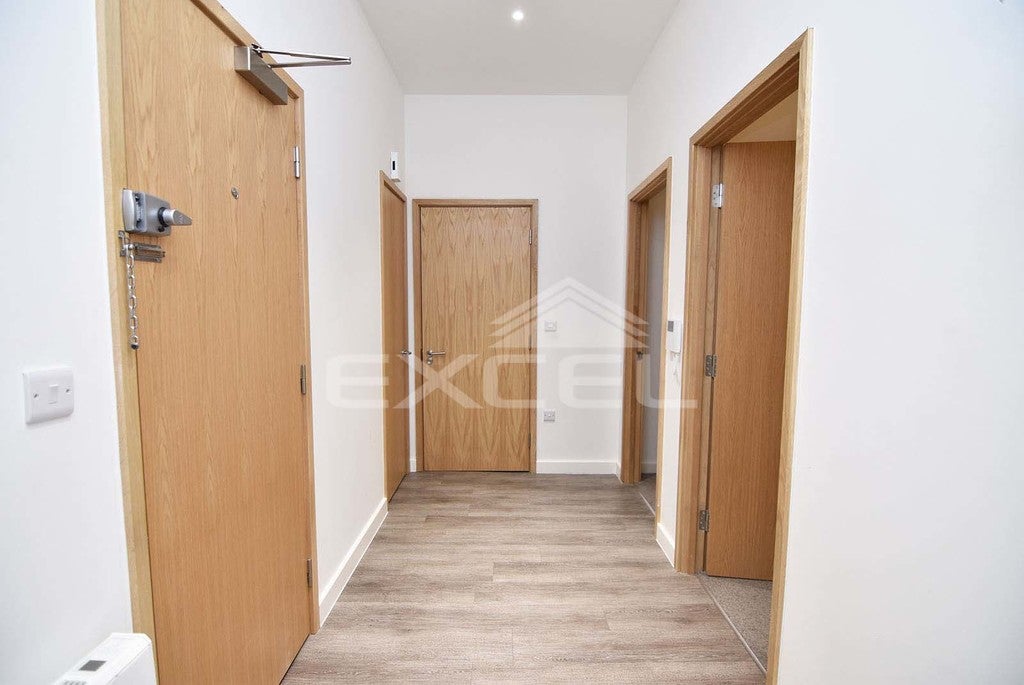 Flat Canfield Place in Greater London