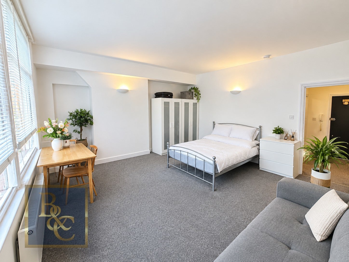 Flat Royal College Street in Greater London